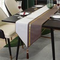 Chemin de Table en velours en Patchwork géométrique Taupe avec pompon, écharpes de commode à café en cuir doré, décor de Table de luxe pour la décoration de la maison