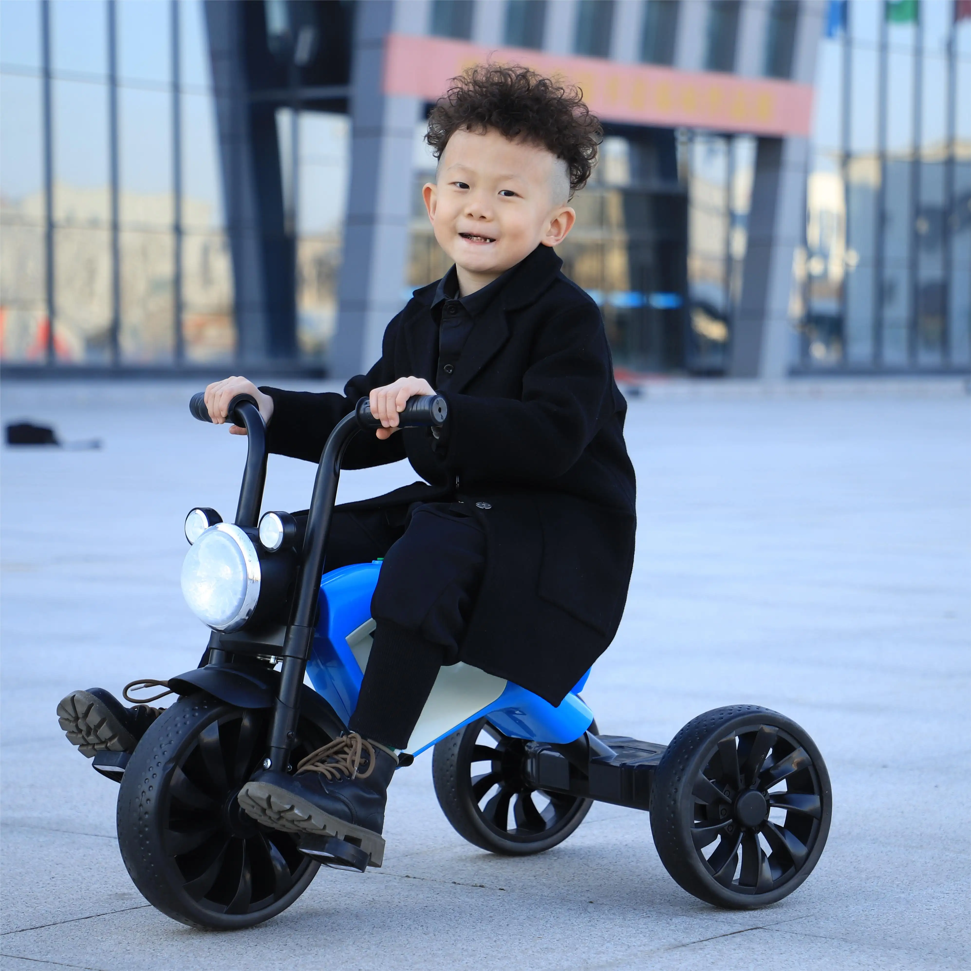Vendita calda per bambini triciclo 3 ruote equilibrio auto in plastica e acciaio per esterno bambino bici giocattolo per età 1-6