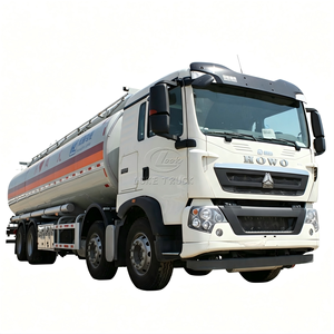 รถบรรทุกน้ำมันสำหรับขายส่งจากโรงงาน ขนาด 25000-40000 ลิตร ยี่ห้อ Sinotruk HOWO รถบรรทุกน้ำมันแบบพิเศษสำหรับการขนส่งในเหมืองน้ำมัน - Product Image 1