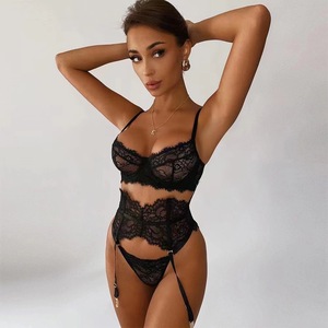 Ensemble de lingerie de saison printanière pour <span class=keywords><strong>mariage</strong></span>, séduisant, mature, érotique, tenue de nuit sexy, ensemble de lingerie 3 pièces en dentelle avec <span class=keywords><strong>jarretière</strong></span> pour femme - Product Image 3