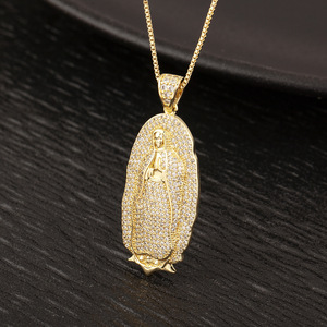 Pendentif Vierge Marie plaqué or avec cristaux de strass, charme religieux, bijoux de mode unisexe - Product Image 6