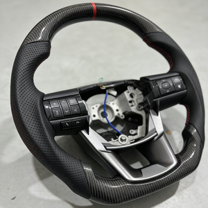 Volant en fibre de carbone sergé personnalisé adapté aux Hilux, Fortuner, Real Innova GR, avec cuir perforé - Product Image 4