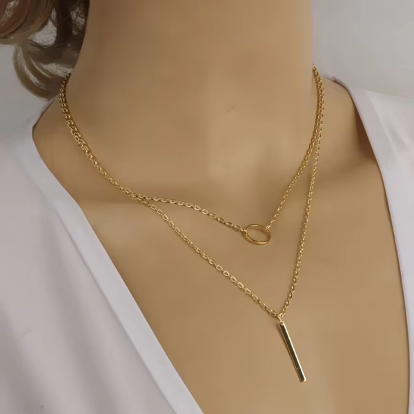 Collier doré multicouche avec perles de riz et pendentif coquillage pour glamou