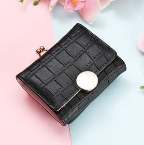 Monedero corto y bonito de cuero sintético para mujer, tarjetero con múltiples ranuras para tarjetas, nueva moda, billetera corta sencilla con diseño de piedras - Product Image 5