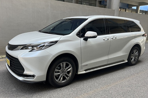 <span class=keywords><strong>Sienna</strong></span> <span class=keywords><strong>2023</strong></span> Edición de Lujo Híbrida 2.5L, MPV de 7 Plazas para Exportación - Product Image 2
