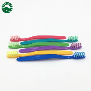 A buon mercato monouso Pre-pasta spazzolino da denti di vendita calda Pre-pasta spazzolino da viaggio dentifricio - Product Image 1