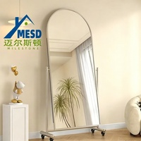 Miroir sur pied moderne en acier inoxydable, arqué, pleine longueur, avec roulettes, pivotant à 360°, angle réglable, pour boutique