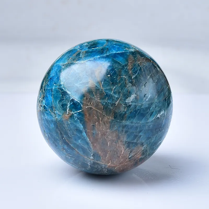 Sortie d'usine boule de pierre polie sphères d'apatite bleue boule de pierres précieuses en cristal
