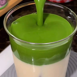 Matcha de qualité cérémonielle <span class=keywords><strong>import</strong></span>é du Japon, aux couleurs vibrantes, coffret d'échantillons de matcha de luxe, matcha polyvalent pour latte, poudre de thé vert - Product Image 4