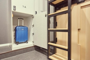 Cama Cápsula Vertical con Puerta Corredera para Hostales Juveniles y Cama Horizontal Tipo Caja, Proveedor OEM ODM de Camas de Madera y Acero - Product Image 5
