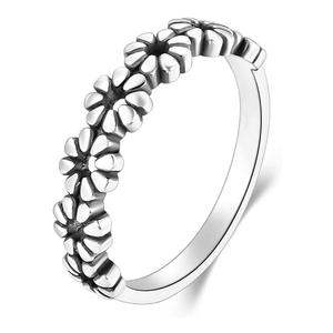 Q532 Anello in acciaio inossidabile con motivo floreale, grazioso gioiello unisex alla moda, regalo per lei o per lui - Product Image 1