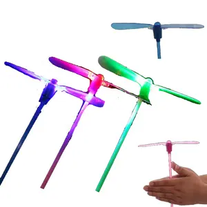 Regalo per bambini all'ingrosso lampada di plastica lampeggiante bamboo dragonfly spinning flying toys