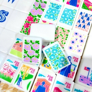 Expédition immédiate : Ensemble de Mahjong américain moderne de luxe 160 pièces, design personnalisé avec symboles américains illustrés, en acrylique écologique, pliable - Product Image 3