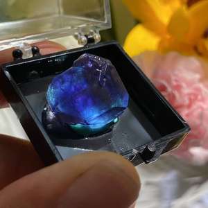 Grosir batu kristal fluorit kasar alami spesimen batu ungu biru fluorit bentuk bebas bentuk Hadiah Dekorasi Model cetak Laser - Product Image 3