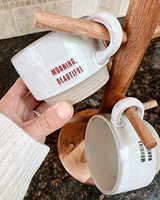 Échantillons gratuits personnalisés-Vente chaude nouvelle tasse en céramique tasse à café en grès avec logo avec glaçure réactive bord de la bouche fuite poterie argile boue fond de tasse