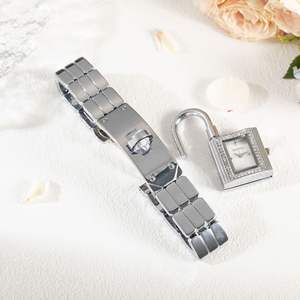 <span class=keywords><strong>Orologio</strong></span> al Quarzo di Lusso 2in1 in Acciaio Inossidabile con Cristalli e Strass a Forma di Lucchetto, <span class=keywords><strong>Bracciale</strong></span> Staccabile con Diamanti per <span class=keywords><strong>Donna</strong></span> - Product Image 6