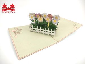 Carte 3D Pop-Up Jardin de Fleurs Sauvages Clôture Blanche – Carte de Vœux pour Penser à Vous, Remerciement, Remise de Diplôme, Cadeau Floral Printanier - Product Image 2