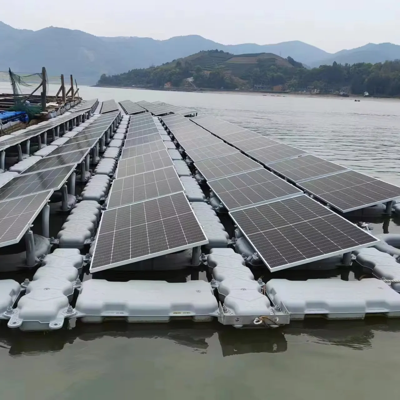 floating solar system on water 1mw Solar water surface photovoltaic bracket 2mw solar bracket