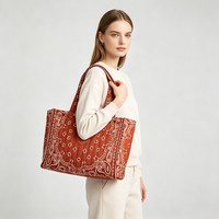 Sac fourre-tout matelassé personnalisé pour femme, grande capacité, imprimé bandana cachemire, sac à bandoulière pour voyage et usage quotidien