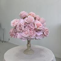 Luxuriöse Rote Künstliche Rosen-Blumenkugel Hochzeitstisch-Mittelstück Seiden-Blumenarrangement Schul- und Partydekoration Handgefertigt