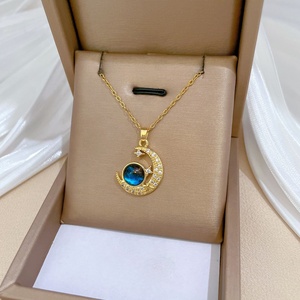 สร้อยคอสีฟ้าประดับดาวและเพชรซิคอน สแตนเลสสตีล ดีไซน์ทันสมัย จี้รูปดวงจันทร์และดาวเคราะห์ เหมาะสำหรับเป็นของขวัญ - Product Image 1