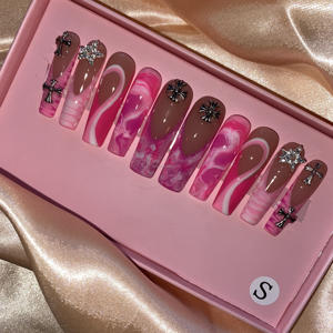 Kits de <span class=keywords><strong>uñas</strong></span> de ataúd de cubierta completa Extra larga de acrílico hecho a mano ostentoso de lujo decoración de diamantes de imitación 3D estilo francés <span class=keywords><strong>uñas</strong></span> postizas a presión - Product Image 1