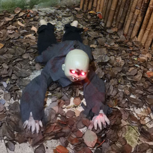 Muñeco Zombi Bebé Animado con Activación por Voz, Ojos Rojos Brillantes, Decoración de Halloween para Casa Embrujada o Jardín - Product Image 2