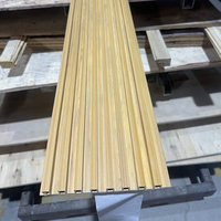 Revêtement composite intérieur bois plastique Panneau mural cannelé Wpc Pvc Panneau mural pour décoration