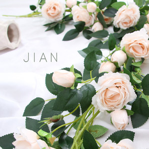 Guirnalda <span class=keywords><strong>de</strong></span> Rosas Artificiales Realistas, Flores Colgantes <span class=keywords><strong>de</strong></span> Pared <span class=keywords><strong>de</strong></span> Seda y Plástico para Decoración <span class=keywords><strong>de</strong></span> Tuberías y Envoltura en Salas <span class=keywords><strong>de</strong></span> Estar - Product Image 4