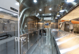 Remorque alimentaire commerciale de 16 pieds entièrement équipée, cuisine mobile <span class=keywords><strong>pour</strong></span> la vente de rue et les événements - Product Image 4