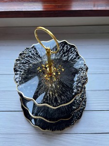 Support à gâteau en résine écologique personnalisé de haute qualité avec un design d'affichage luxueux pour les événements et la pâtisserie à domicile - Product Image 5