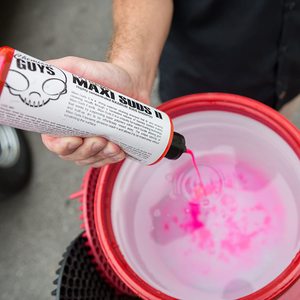 Chemicalguys Maxi-Suds II 64 Oz. Jabón Espumoso para Lavado de Autos con Aroma a Cereza, Funciona con Cañones de Espuma, Pistolas y Cubos, Producto para el Cuidado del Automóvil - Product Image 2