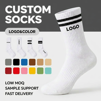 Chaussettes de yoga côtelées blanches avec logo personnalisé pour femmes, chaussettes noires à rayures pour le pilates professionnel, la gym et l'entraînement sportif