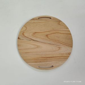 Tabla de cortar pizza redonda de madera de Paulownia con asas para uso en exteriores y para servir sushi - Product Image 2