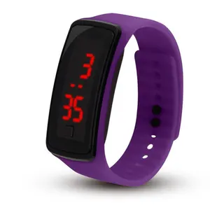厂家批发热卖最佳礼品运动发光二极管数字显示触摸屏手表硅胶儿童智能手表