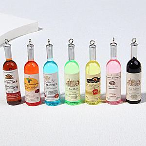 YIWUPOWER Breloques fantaisie amusantes en forme de mini-bouteille de vin, créatives en résine, imitation bouteille de vin rouge ou de <span class=keywords><strong>vodka</strong></span>, pour boucles d'oreilles, porte-clés et pendentifs - Product Image 1