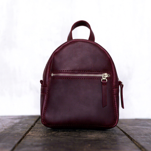 Elegante Mini Mochila de Cuero Genuino, Bolso Pequeño de Cuero Real, Mochila de Lujo para Mujer, Diseño de Diseñador, Mochila de Viaje LMBP-0007 - Product Image 1