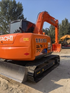 ZAXIS70 CON Cuchilla Topadora, Miniexcavadora Hitachi ZX70 Usada Original de Japón, Excavadora de 7 Toneladas Disponible con Certificación CE y EPA - Product Image 6
