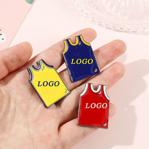 थोक खेल बास्केटबॉल जर्सी धातु पिन पेशेवर कस्टम कार्टून स्टार कपड़े ब्रोच नरम तामचीनी पिन - Product Image 3