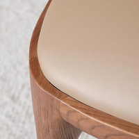 Chaise de salle à manger en cuir de luxe BST Wholesale, chaise rembourrée pour salon avec pieds en bois