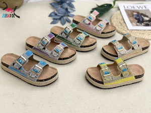 Pantuflas Antideslizantes con Pedrería para Mujer 2025, con Suela Gruesa para Playa y Uso Casual - Product Image 3