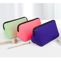 Pochette de luxe en toile de coton pour soins corporels avec fermeture éclair, logo brodé en chenille, sac à fermeture éclair pour ensembles d'accessoires de sport