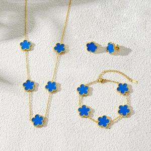 Ensemble de <span class=keywords><strong>bijoux</strong></span> pour femmes en acier inoxydable plaqué <span class=keywords><strong>or</strong></span> 18 carats avec boucles d'oreilles, bracelet et collier - Cadeau pour femmes - Product Image 3