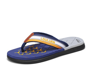 Sandalias de exterior para hombre, antideslizantes para baño, con suela gruesa y acolchada, pantuflas suaves para el hogar. - Product Image 2