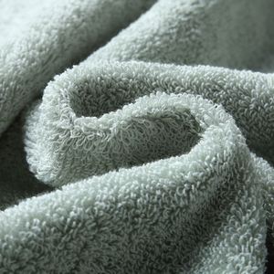 Ensemble de serviettes de bain grandes et très absorbantes en tissu éponge tissé avec logo, 100 % coton, pour usage hôtelier, best-seller, nouveauté - Product Image 4