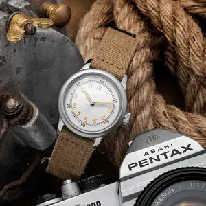 THORN Montre Vintage en Acier Inoxydable A11 Amei Khaki Style Pop Verre Saphir Étanche - Product Image 2