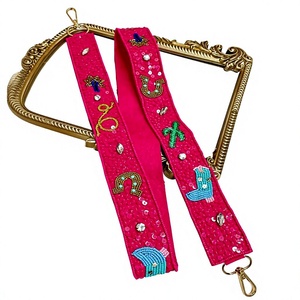 Cordón rosa con cuentas y diseño de cerezas y gancho metálico ajustable - Product Image 1