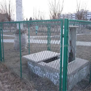 Mạ kẽm nhúng <span class=keywords><strong>n</strong></span>óng hà<span class=keywords><strong>n</strong></span> dây lướ<span class=keywords><strong>i</strong></span> hàng rào cửa vớ<span class=keywords><strong>i</strong></span> đ<span class=keywords><strong>i</strong></span>ệ<span class=keywords><strong>n</strong></span> tráng PVC tráng khung kim loạ<span class=keywords><strong>i</strong></span> dễ dàng lắp ráp cho trang trạ<span class=keywords><strong>i</strong></span> sử dụng - Product Image 4