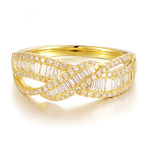 Anello con Linee Geometriche per Donne, Gioiello da Dito Elegante e di Lusso alla Moda - Product Image 1
