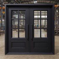 Porte de sécurité extérieure en fer forgé avec panneau en verre dépoli au design moderne et prévention incendie pour villa de luxe